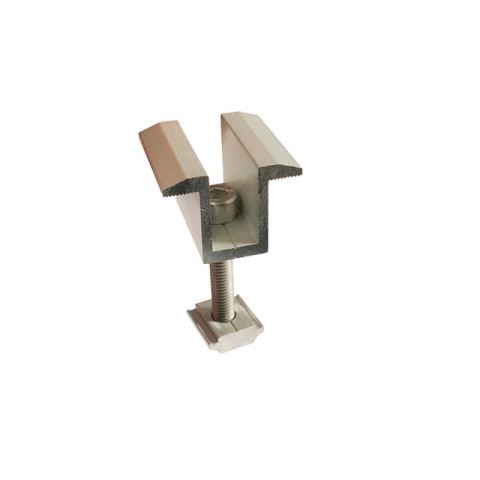 Aurinkopaneelin kiinnike